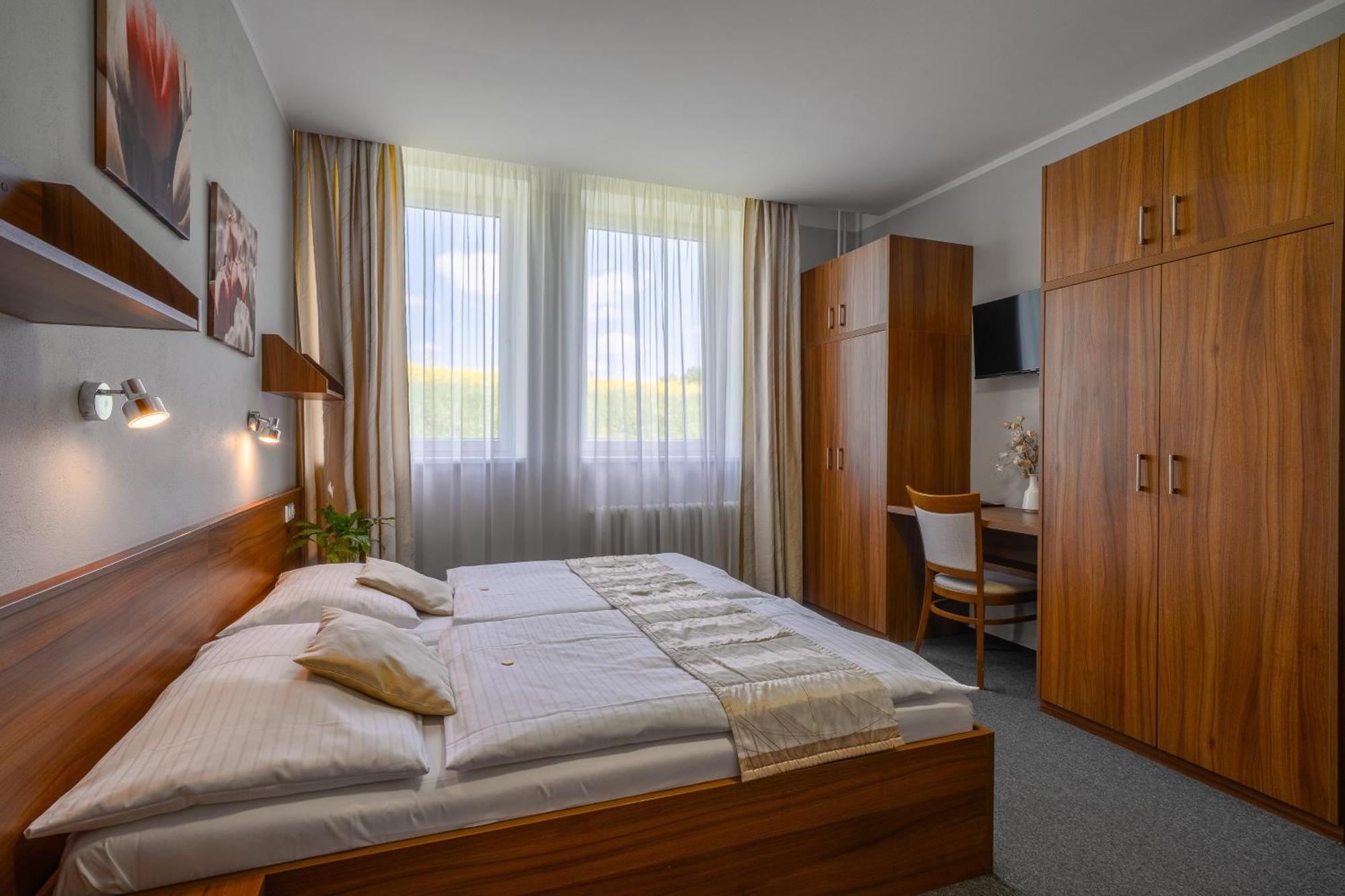 U Ledu Hotel 3*